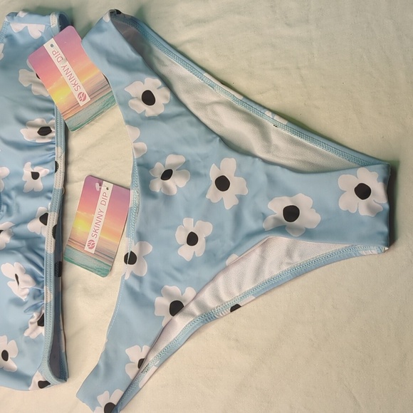 2/$25-Skinny Dip "Big Daisy" Bikini Set NWT Size Medium - Picture 5 of 13